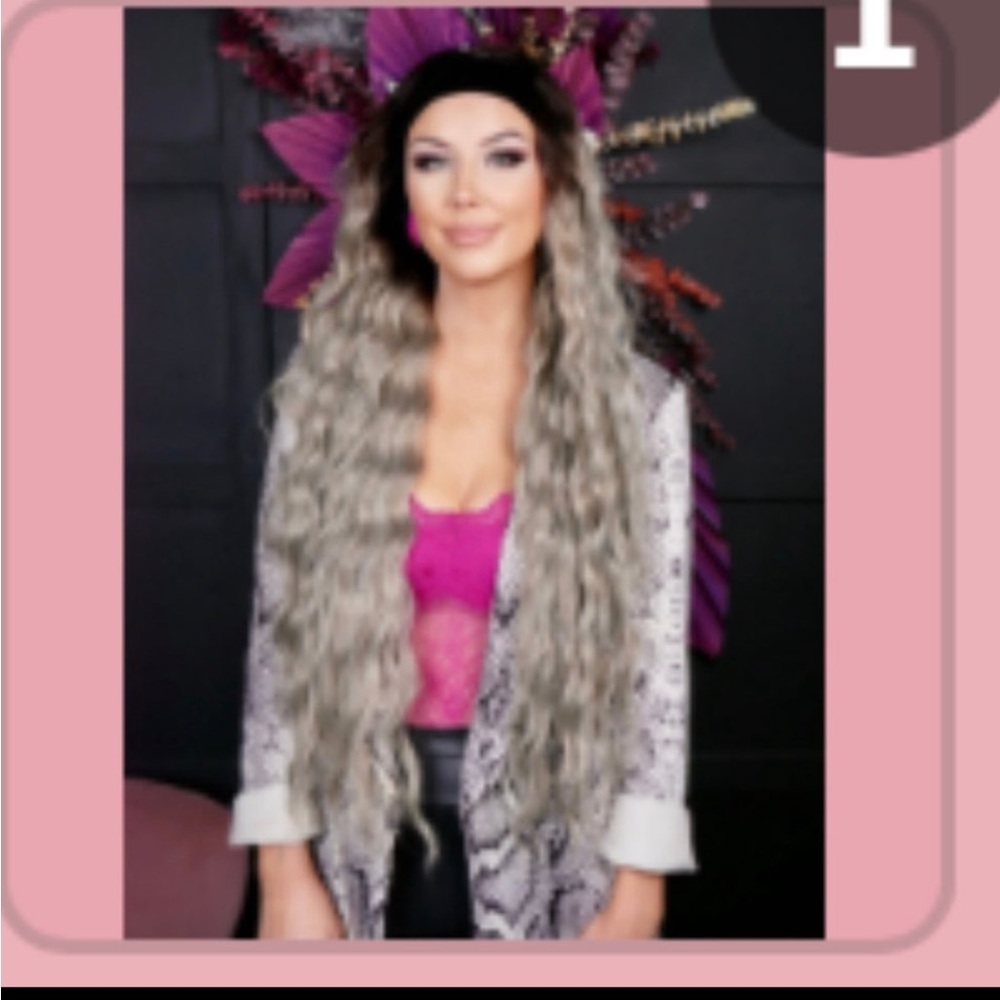 Chelsey smith cosmetics wig
